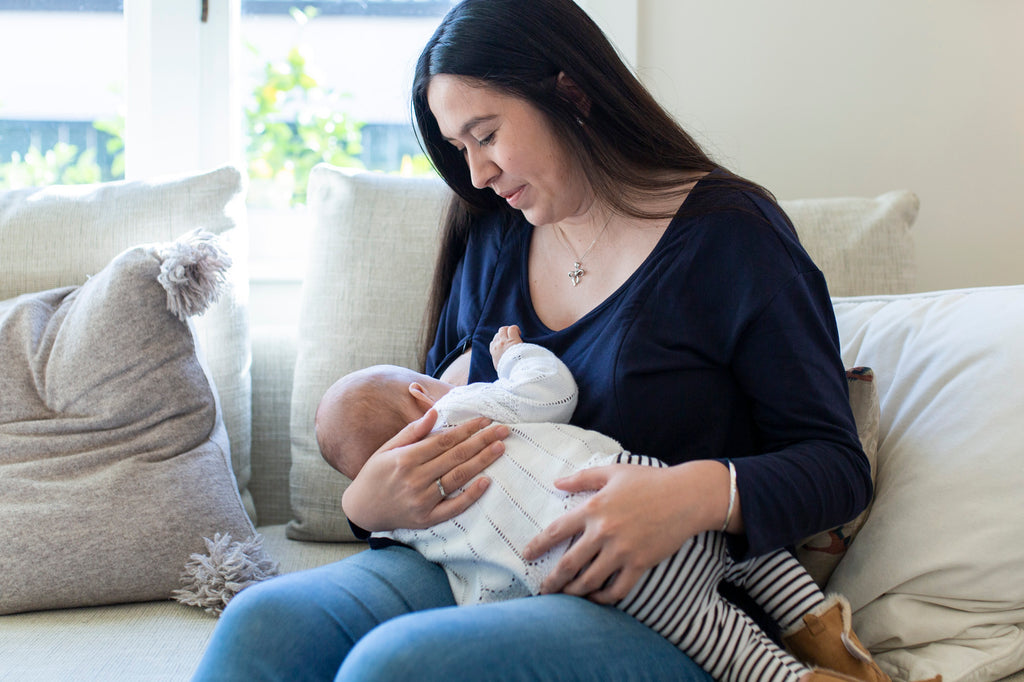 Easy ways to dress for breastfeeding
