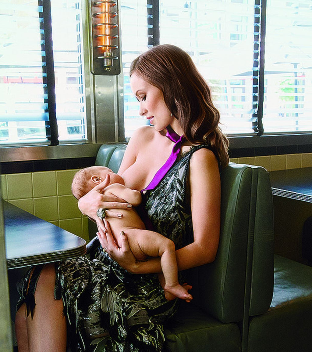 We're fan-girling over these celebrity breastfeeding pics!